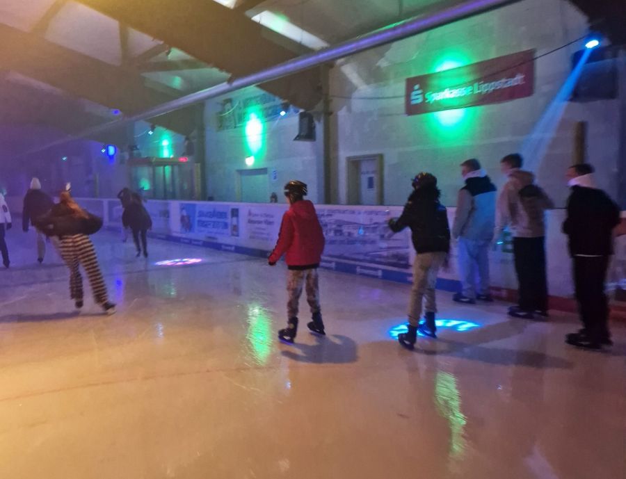 Gruppenausflug in die Eisdisco